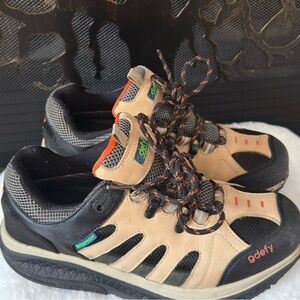 Gravity Defyer Hiking Women's Athletic Shoes - Black and Tan